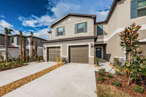 Front Exterior25