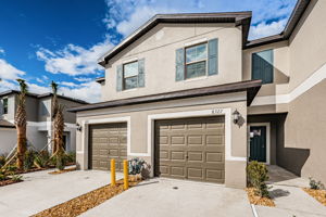 Front Exterior23