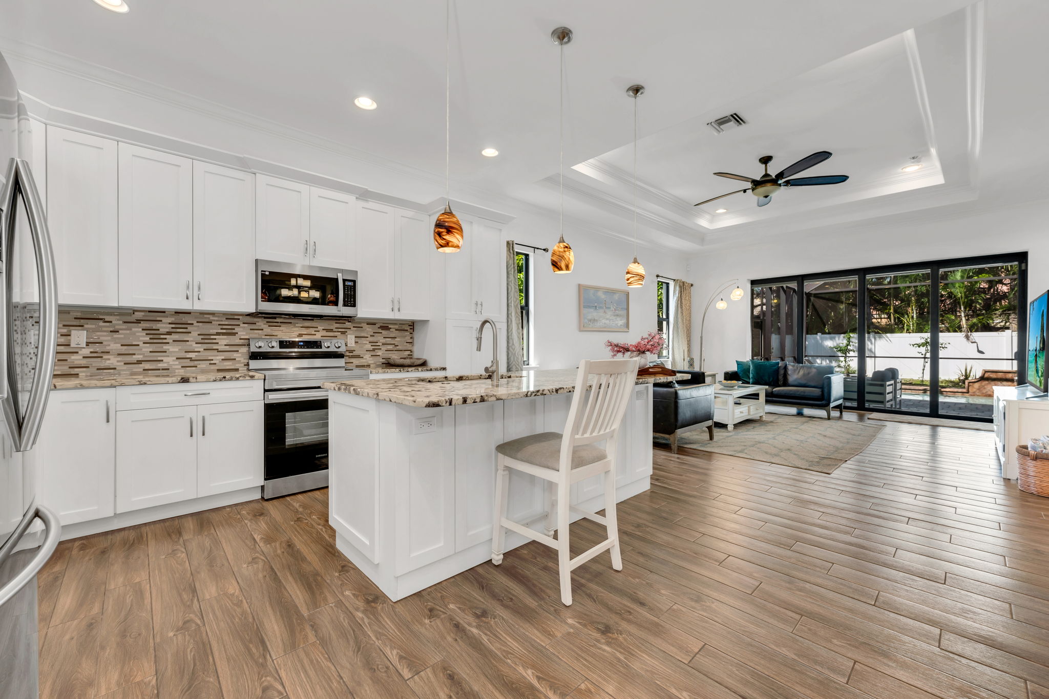 Breakfast Bar - Kitchen