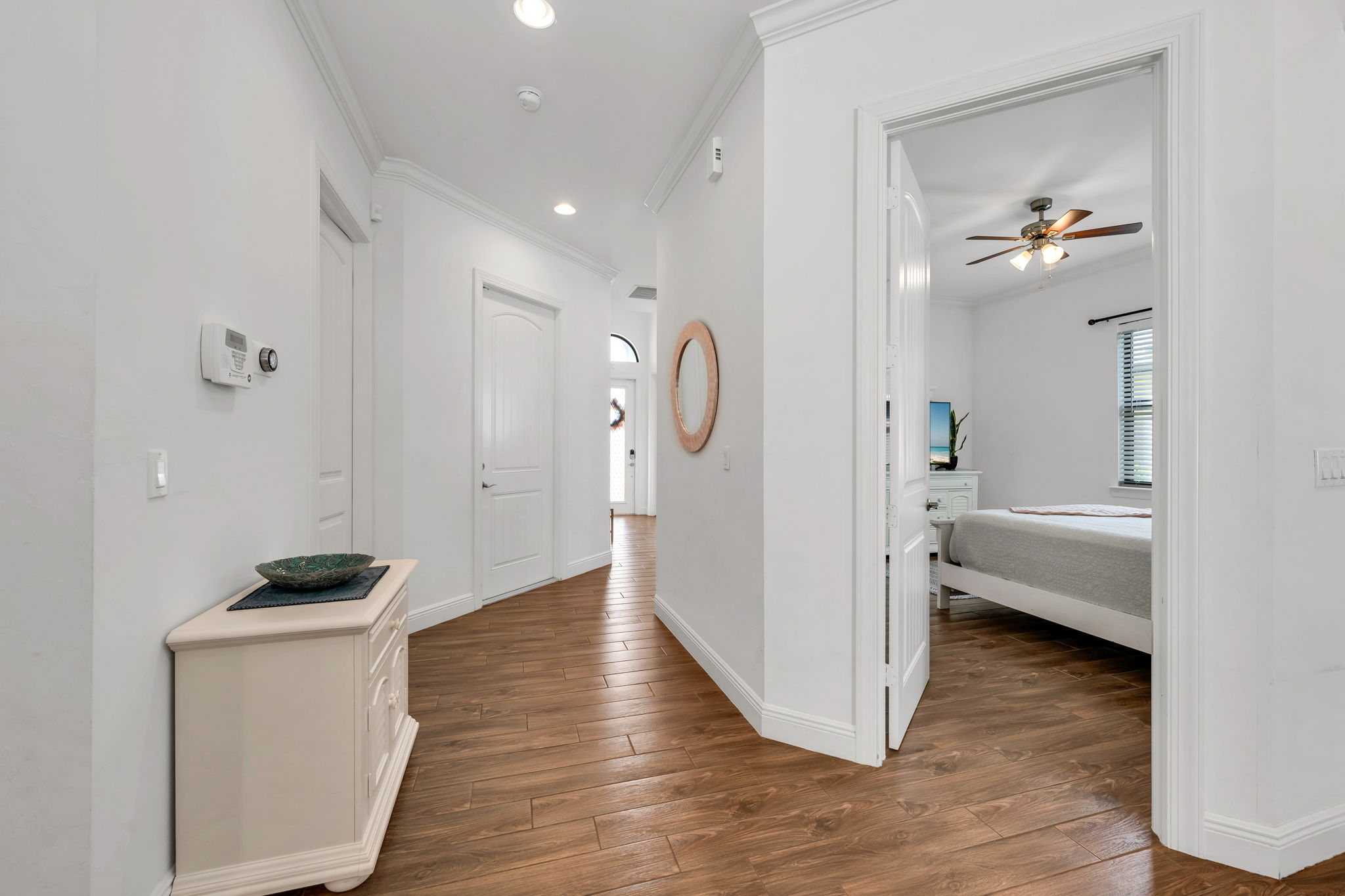 Foyer Hallway - Guest Bed