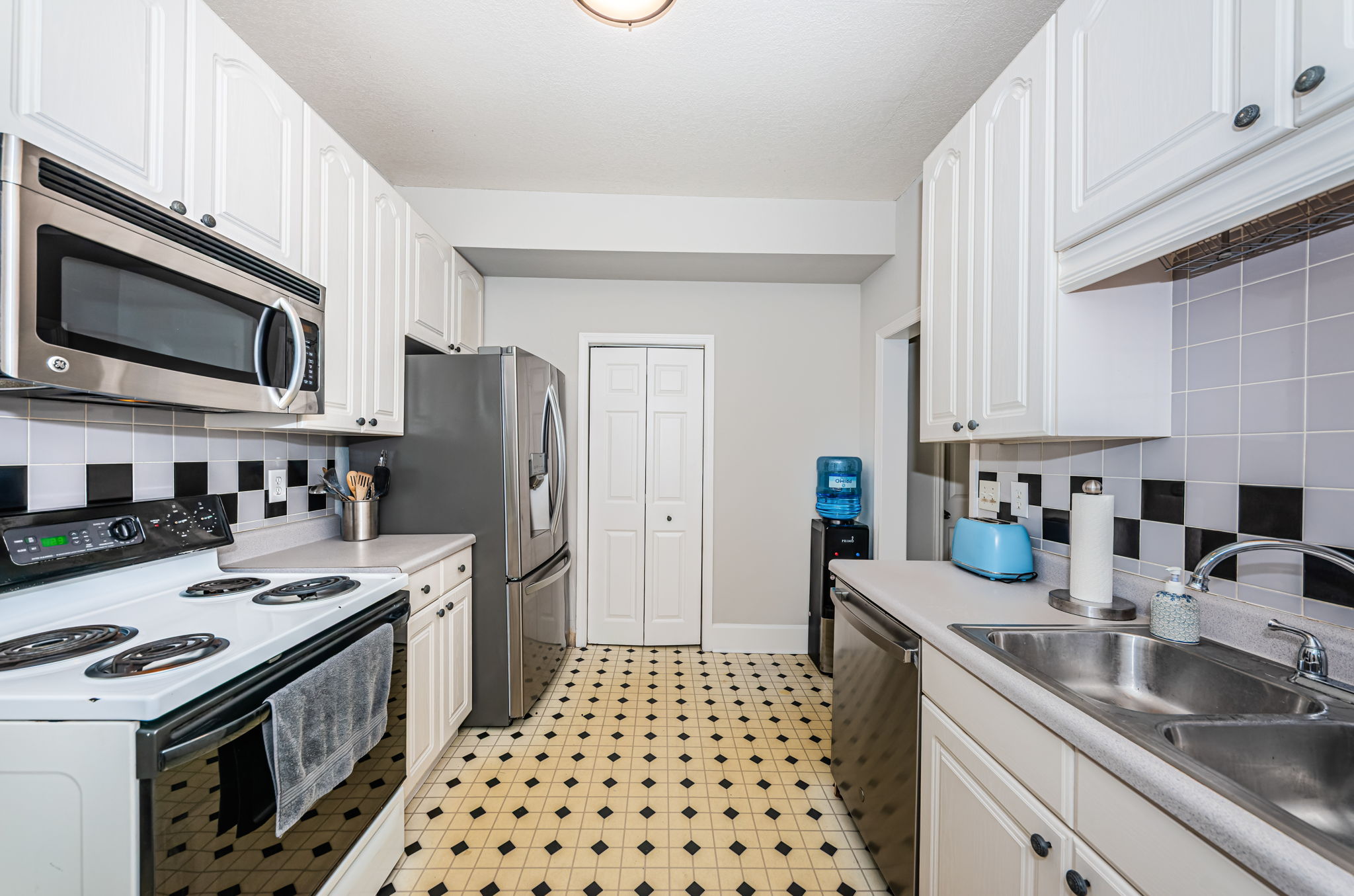 Kitchen 1-2