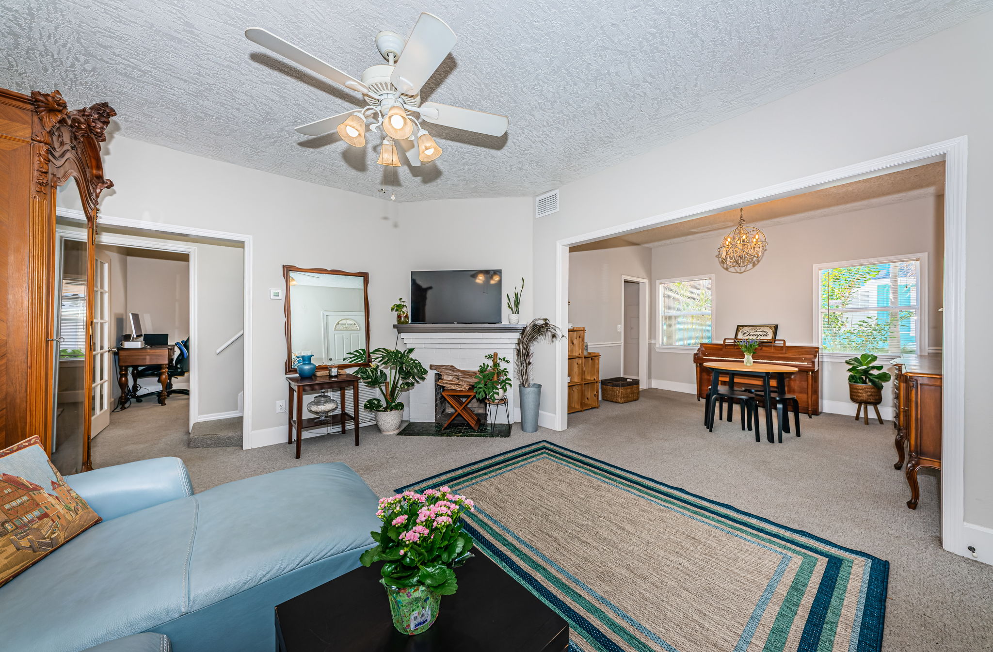 Living Room 3-2