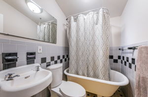 Bathroom 2a