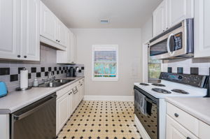 Kitchen 2-2