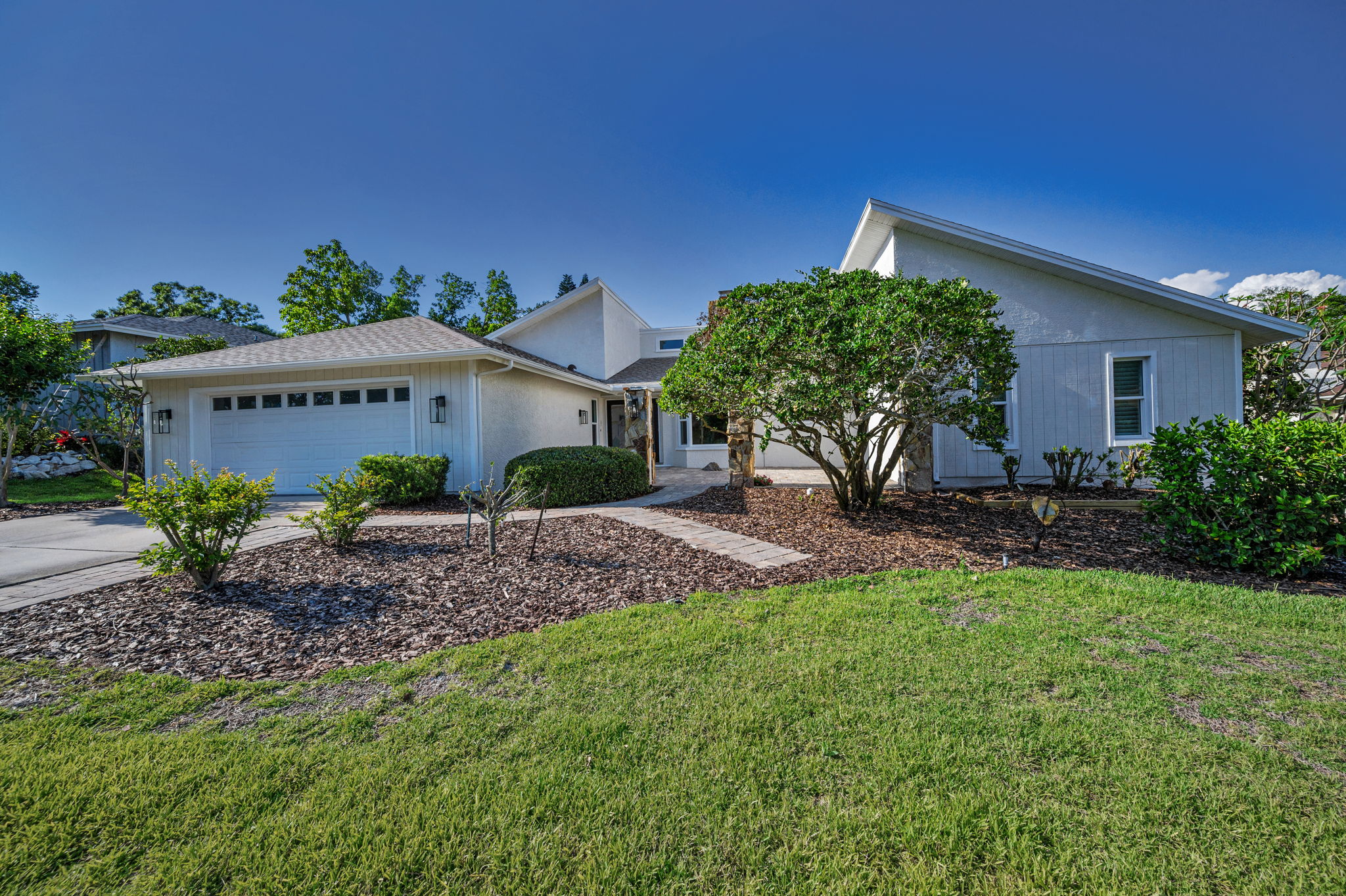 Front Exterior7