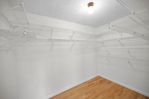 Bedroom4 Closet