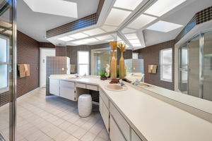 Jack n Jill Bathroom2b