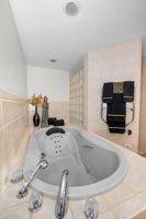 Master Bathroom1b