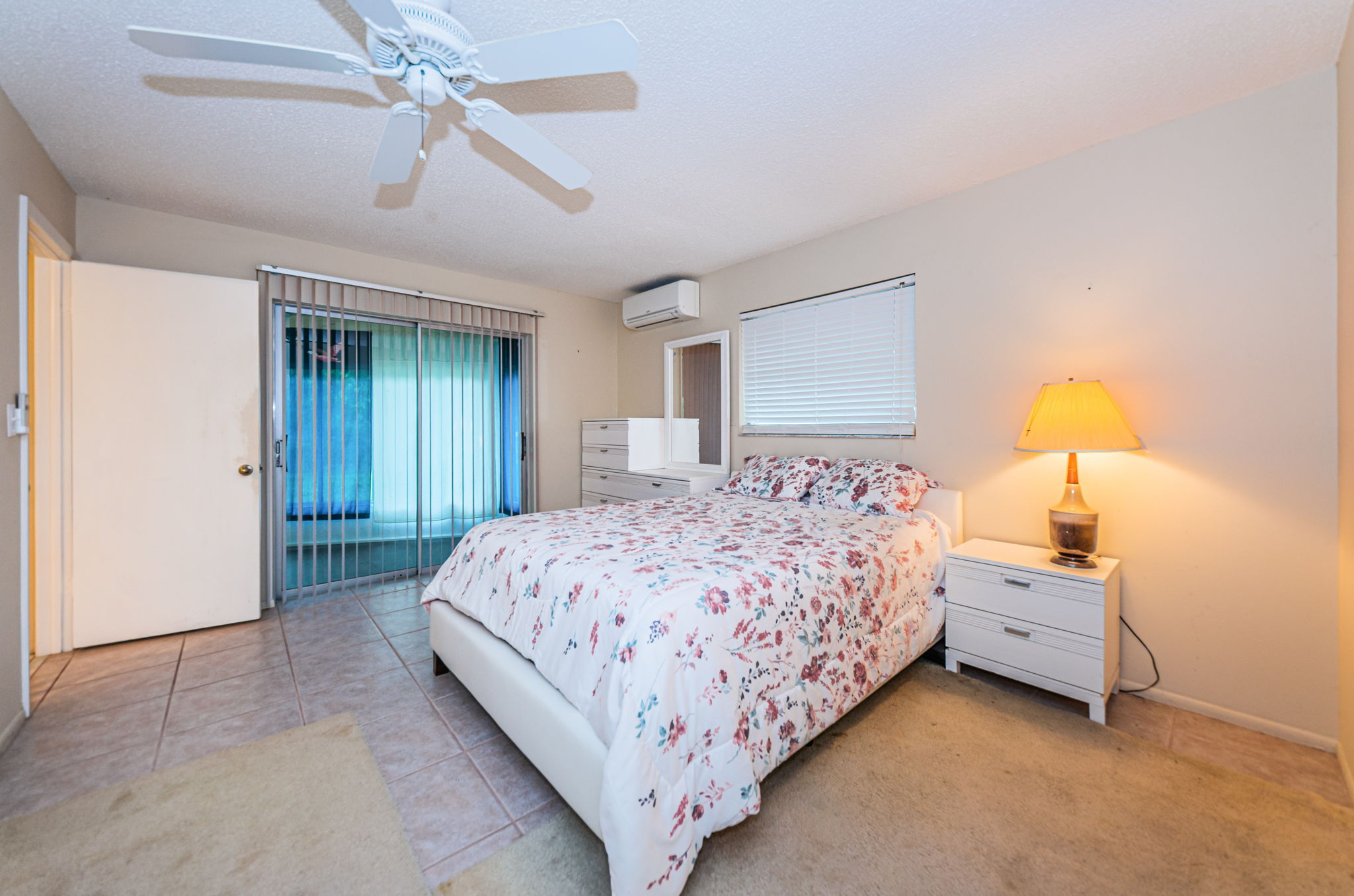 Master Bedroom1b
