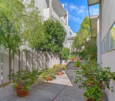 833 Moraga Drive 12-3.jpg