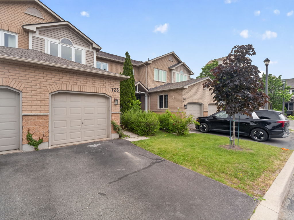 833 Scollard Ct Unit 123