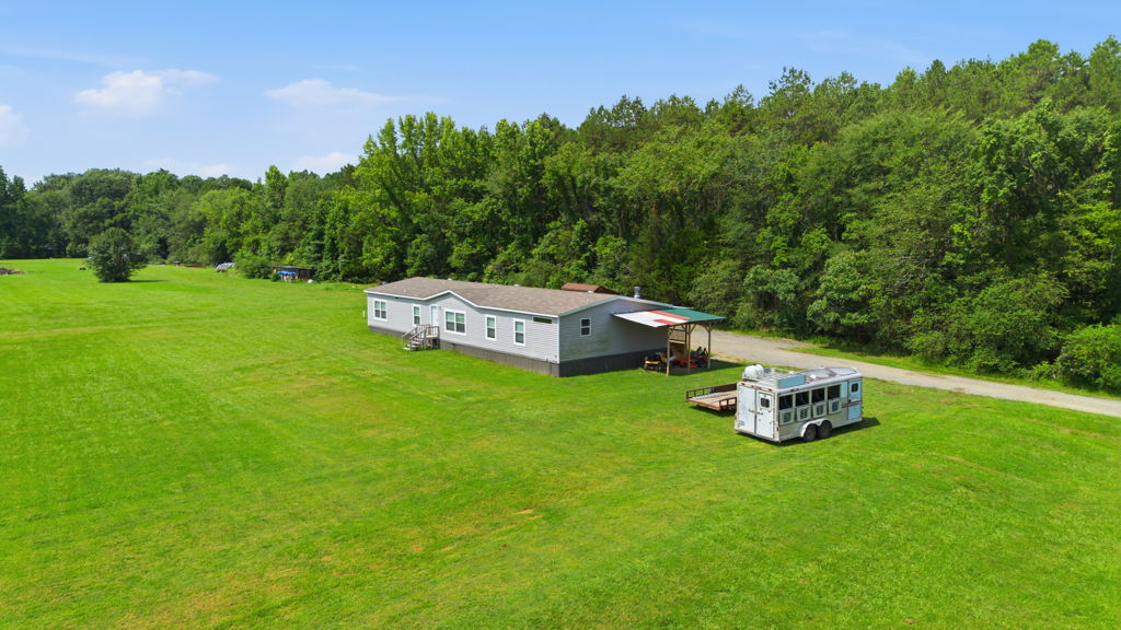 Residential real estate media in Benton, Arkansas by Avery & Bryant