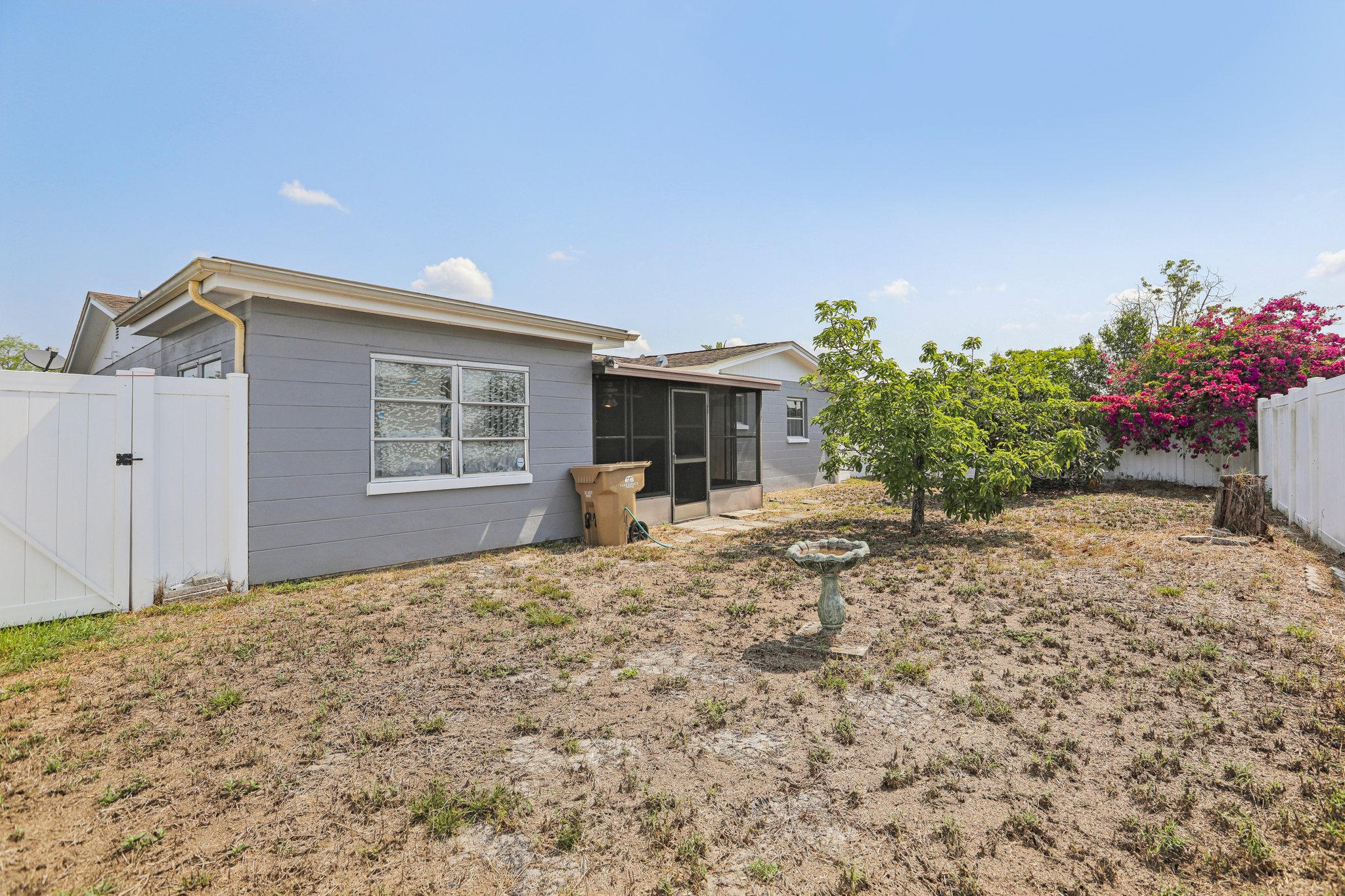 Moulton Dr-0705-025.jpg