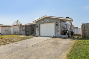Moulton Dr-0705-002.jpg