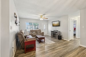 Moulton Dr-0705-006.jpg