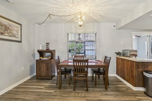 Moulton Dr-0705-009.jpg