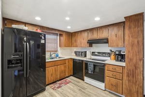 Moulton Dr-0705-011.jpg