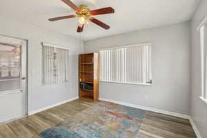 Moulton Dr-0705-013.jpg