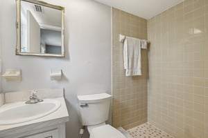 Moulton Dr-0705-020.jpg