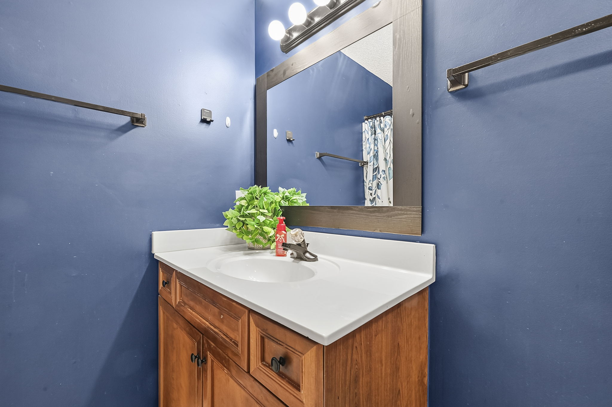  Photo 33