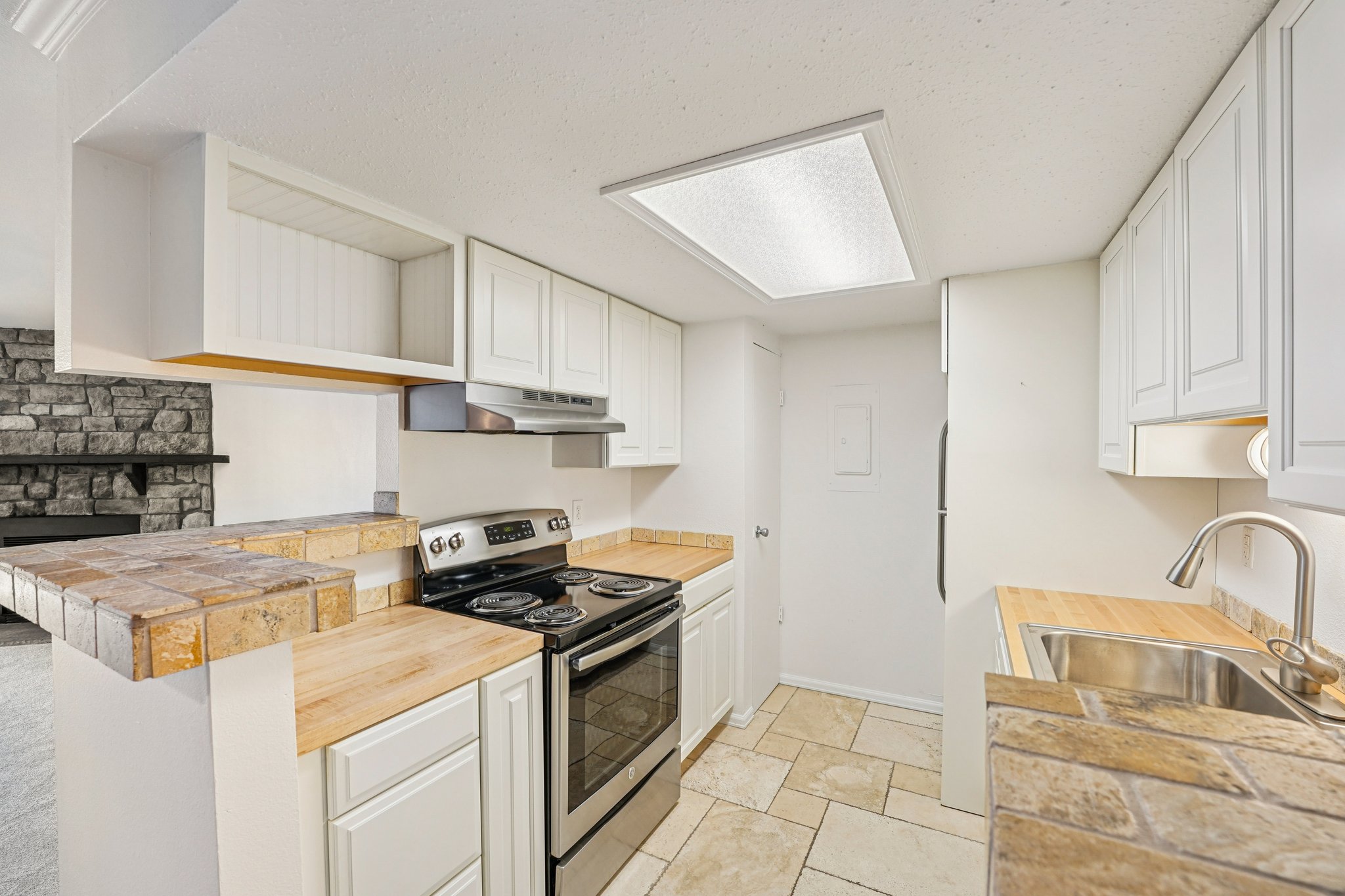 Fairmount Dr-S0503-011.jpg