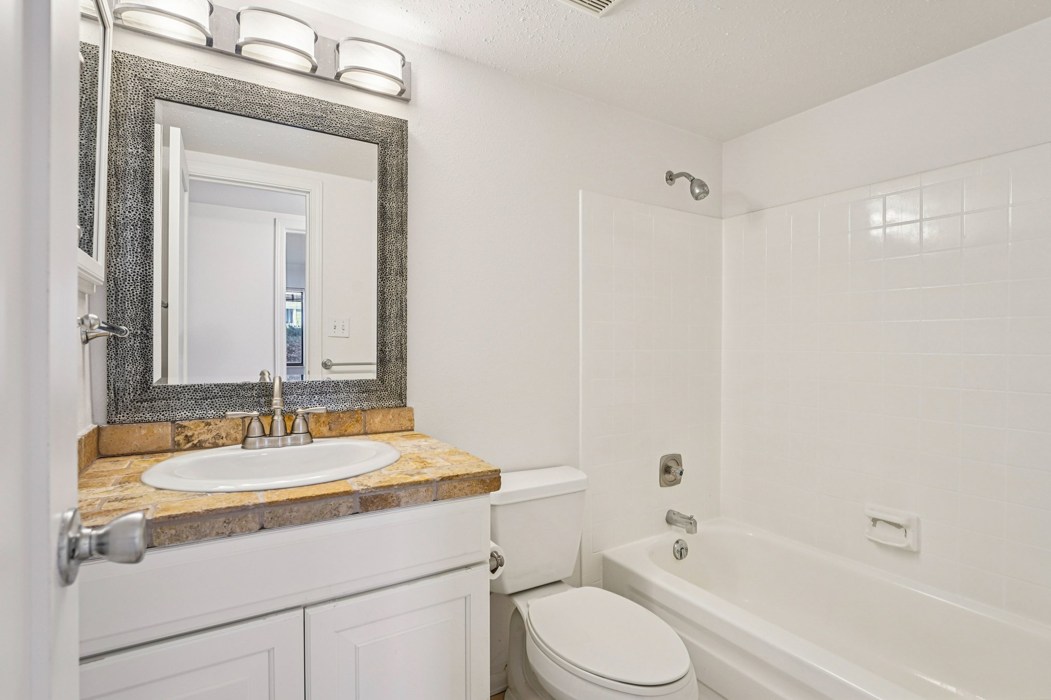 Fairmount Dr-S0503-017.jpg