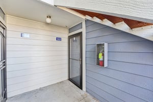 Fairmount Dr-S0503-002.jpg