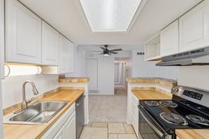 Fairmount Dr-S0503-012.jpg