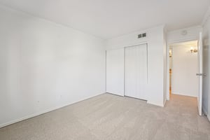 Fairmount Dr-S0503-019.jpg