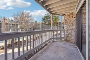 Fairmount Dr-S0503-029.jpg