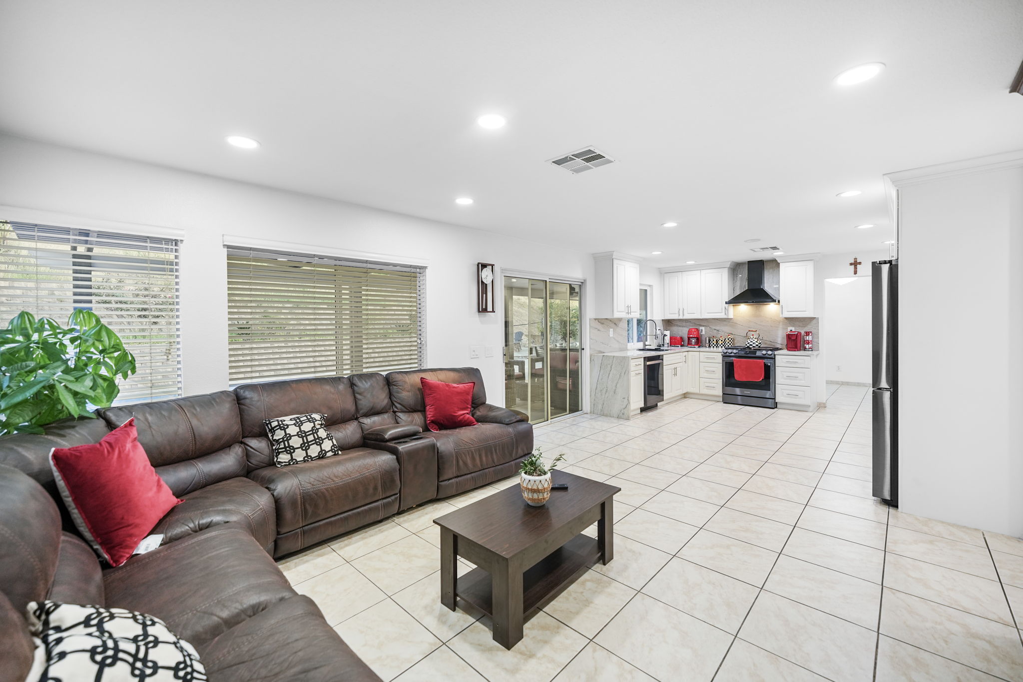 8339 E County Dr, El Cajon, CA 92021