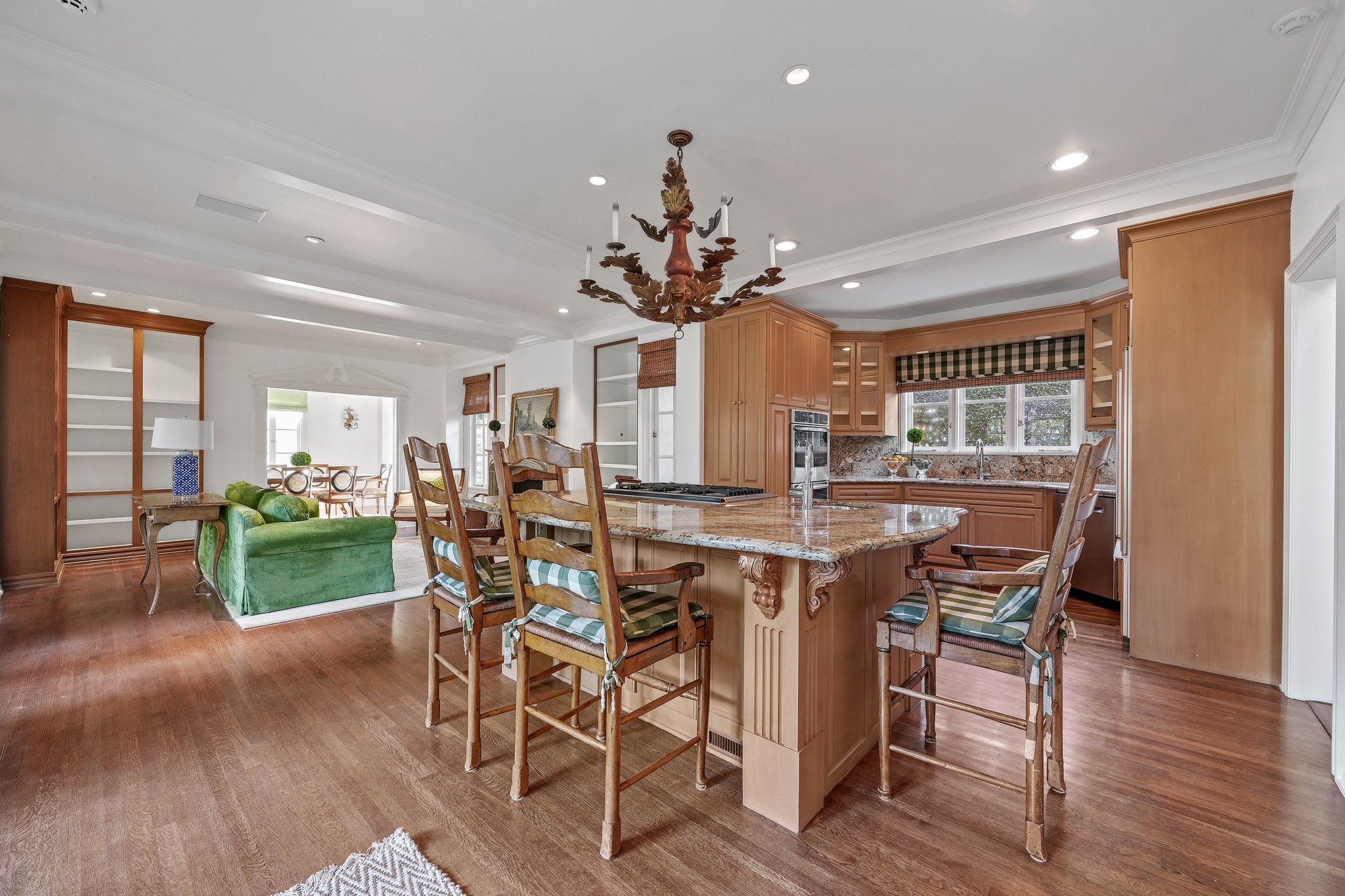 834 Devon Avenue-32.jpg