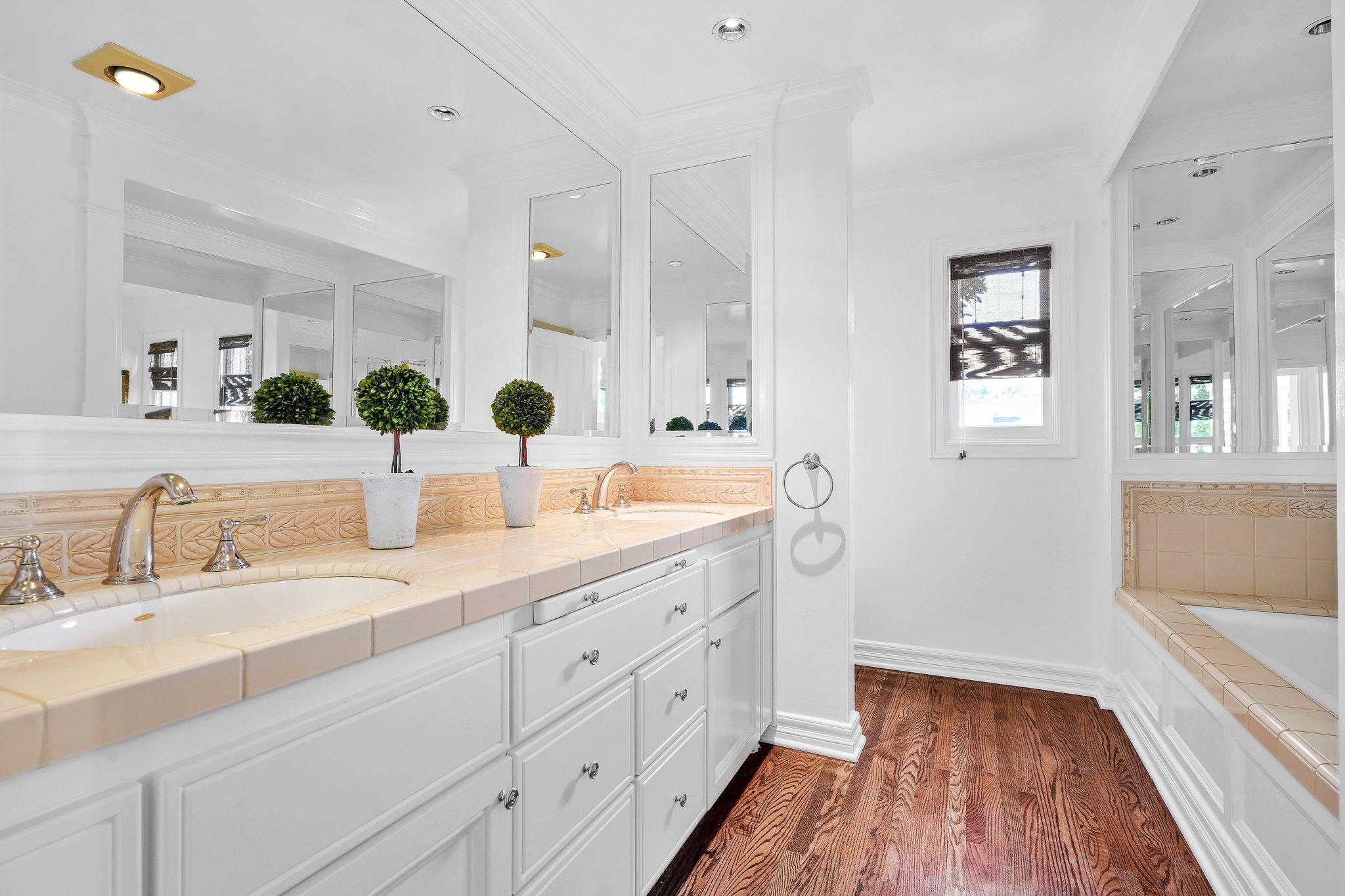 834 Devon Avenue-43.jpg