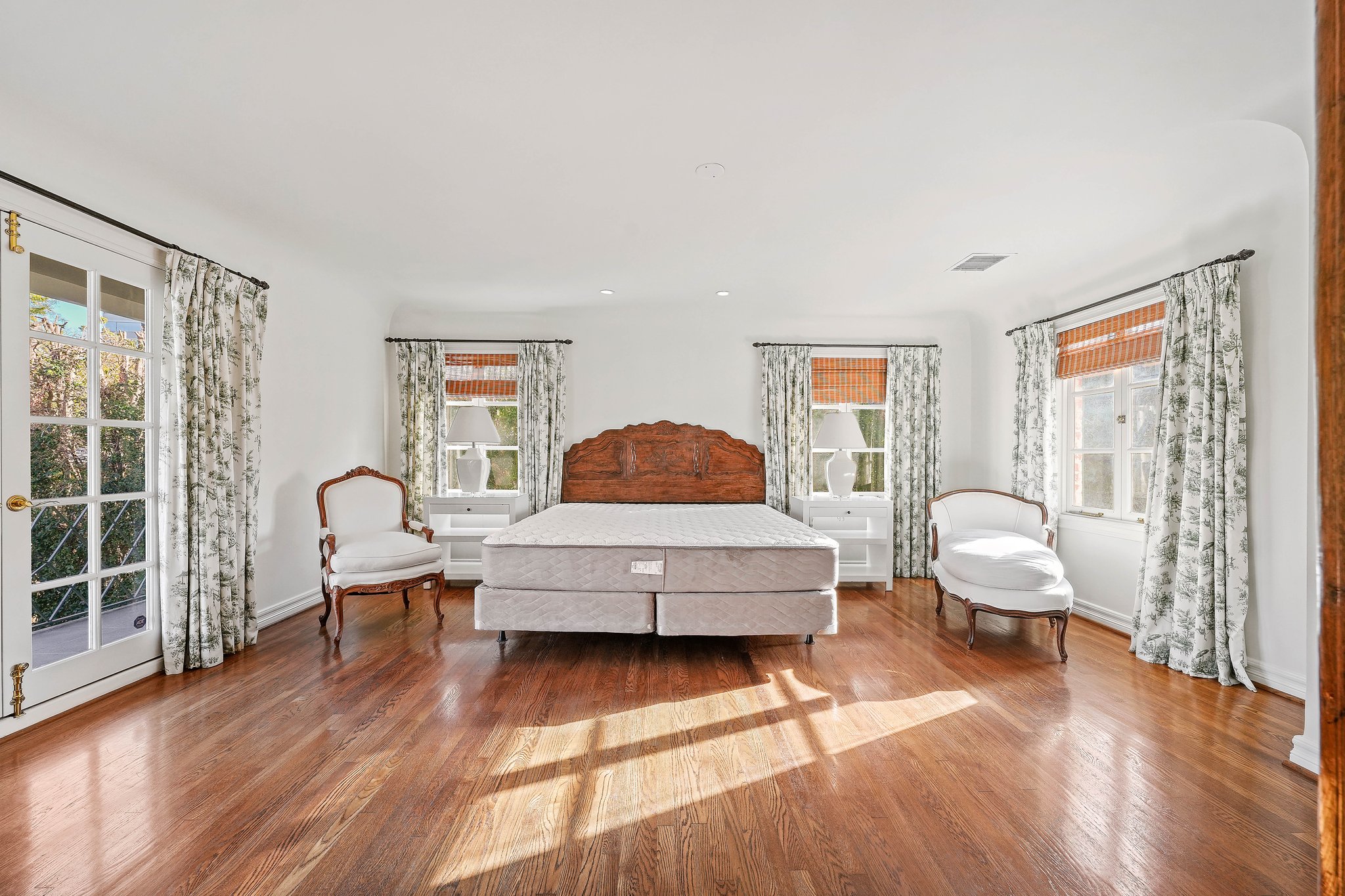 834 Devon Avenue-37.jpg