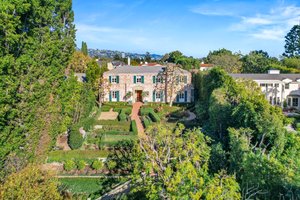 834 Devon Avenue-4.jpg
