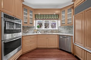 834 Devon Avenue-33.jpg