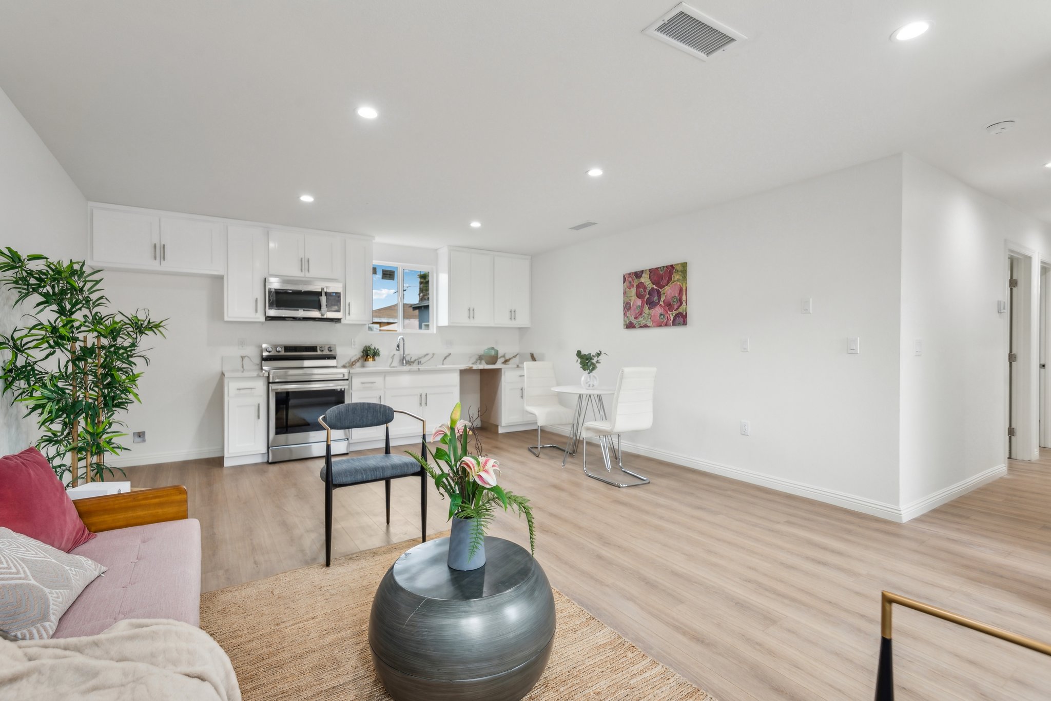 E 90th St-2605-011.jpg