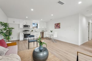 E 90th St-2605-011.jpg