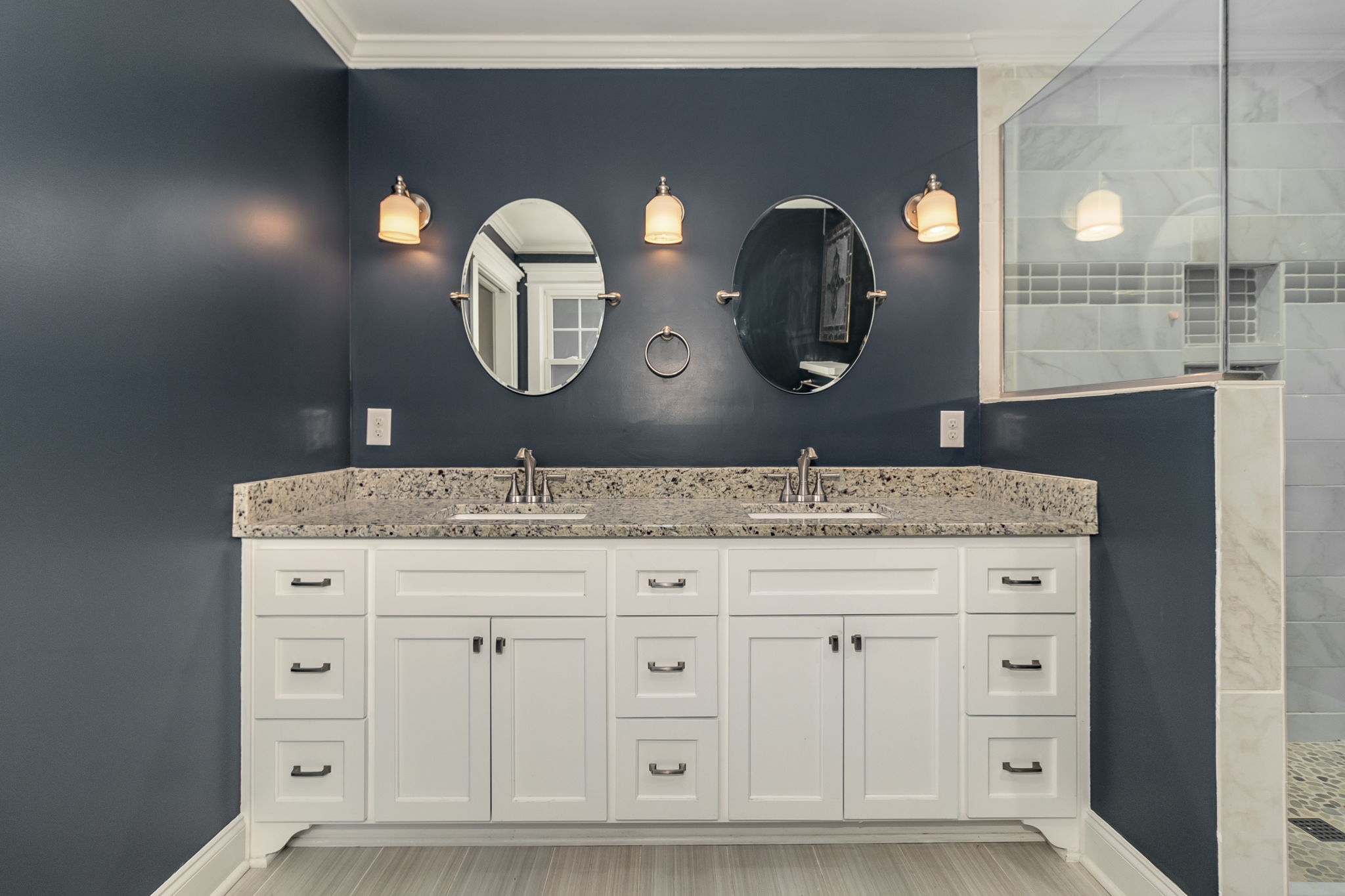 Owner's En-Suite Bath