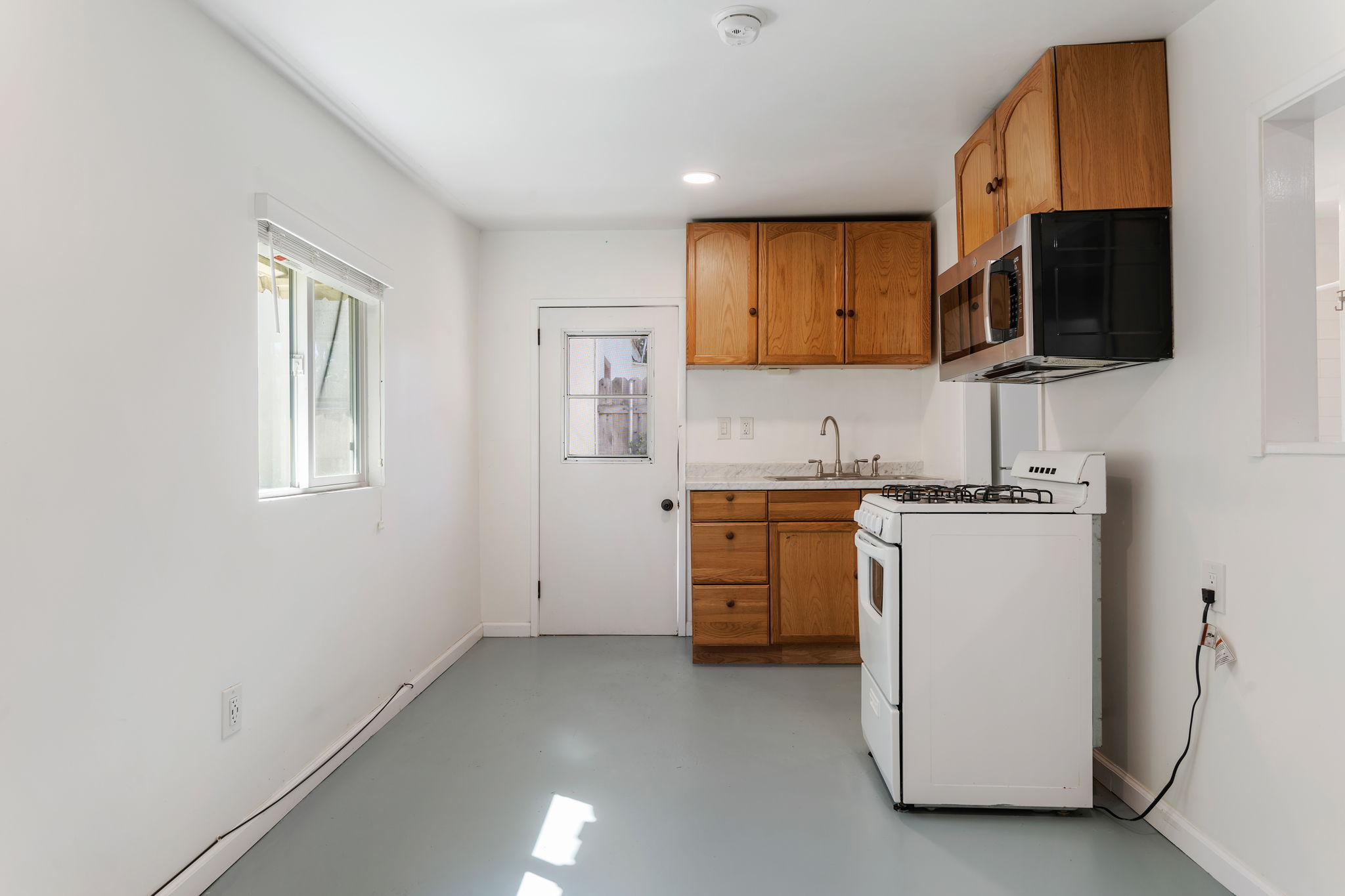 18 - Guest House - Kitchen