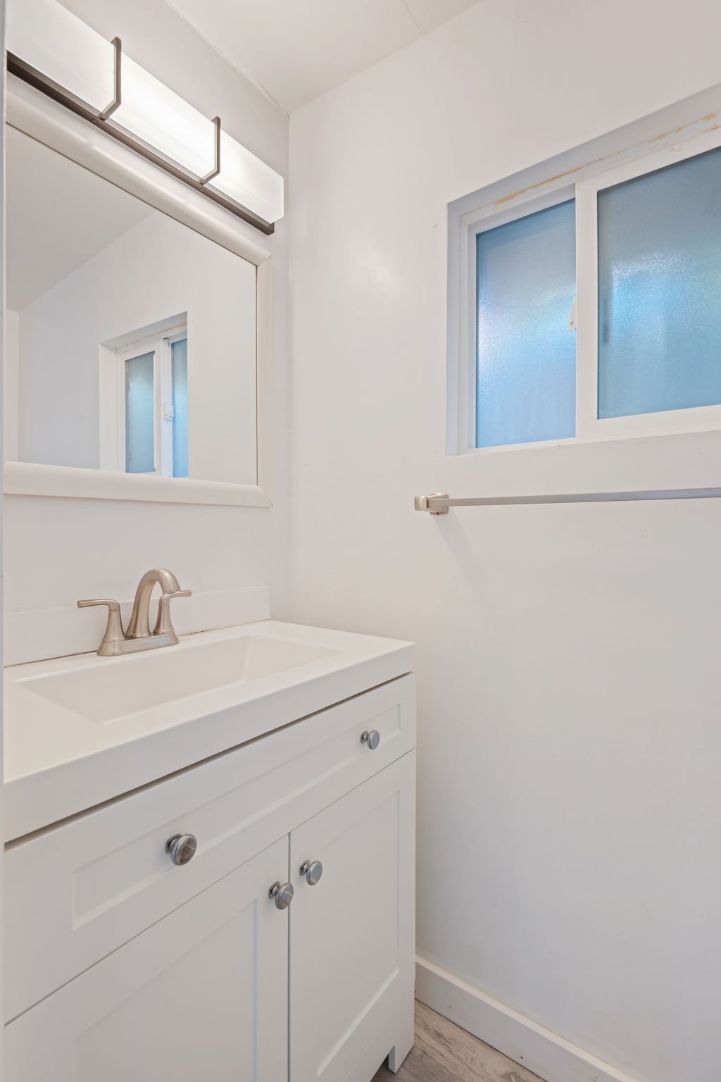 22 - Guest House - Bathroom