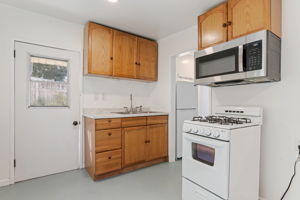 19 - Guest House - Kitchen