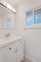 22 - Guest House - Bathroom