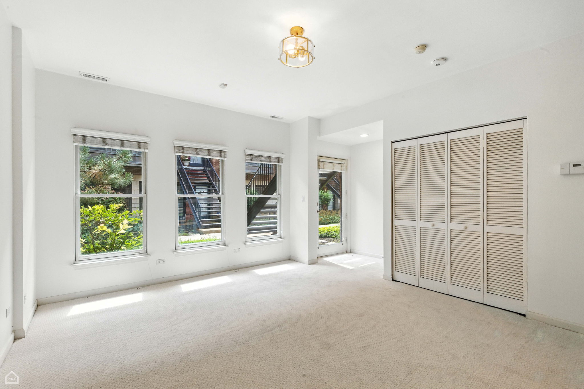 834 W Village Ct_004