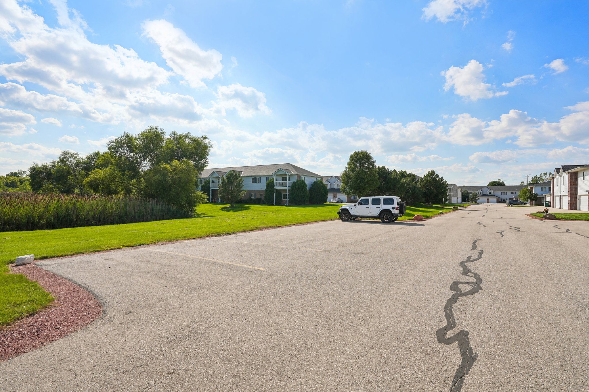 Lannon Terrace 1202-S2608-033.jpg