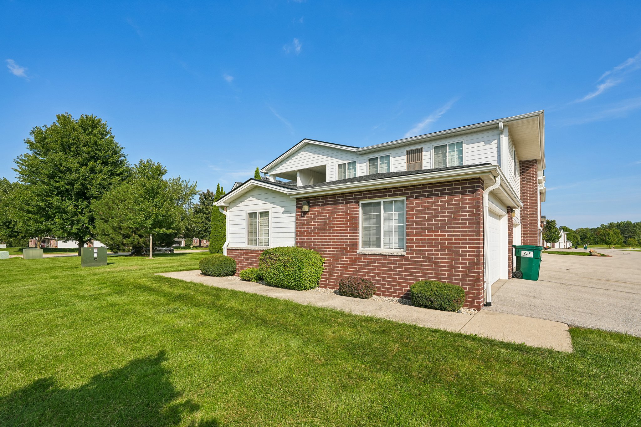 Lannon Terrace 1202-S2608-034.jpg