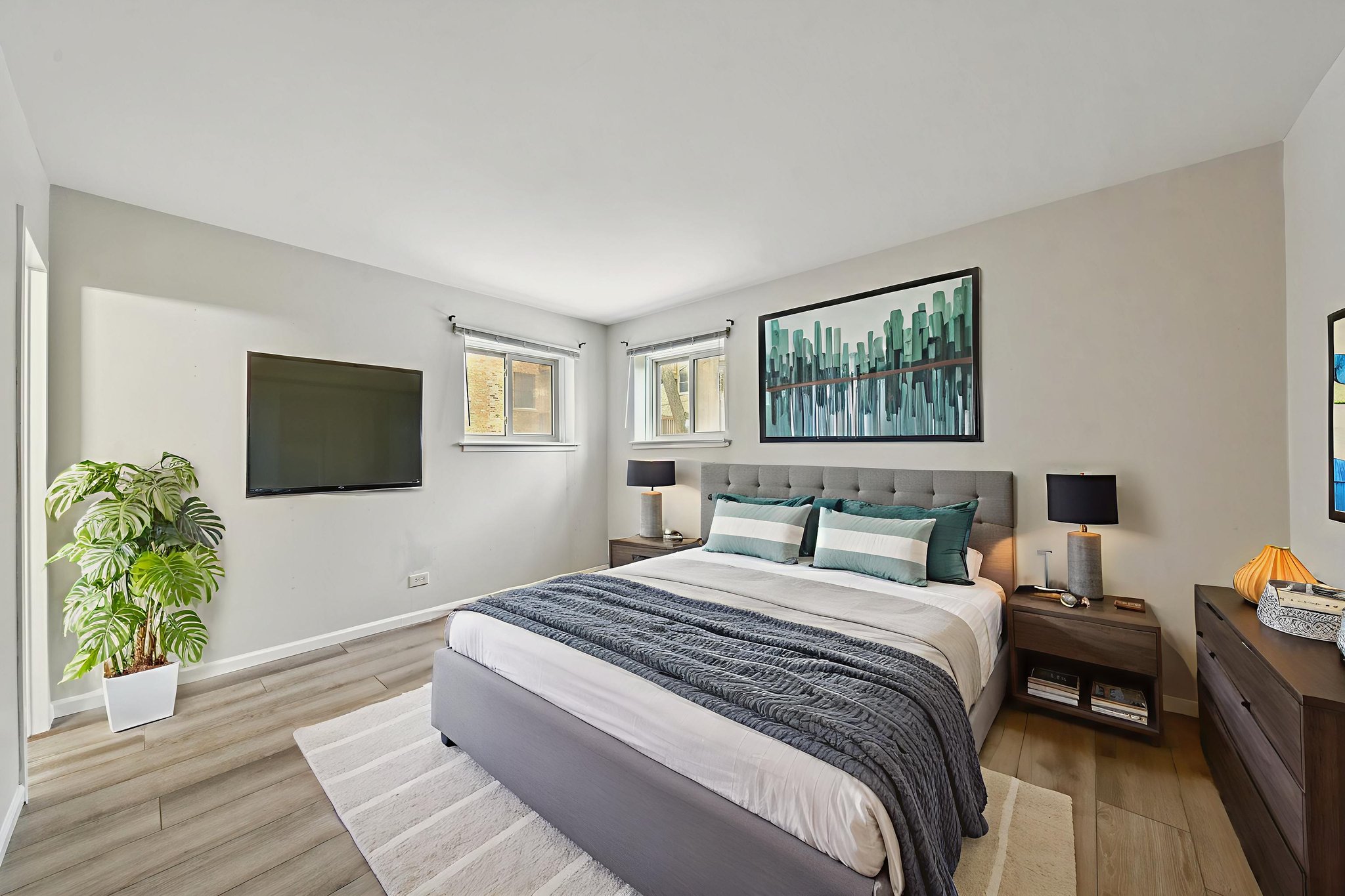 005 virtually staged.jpg