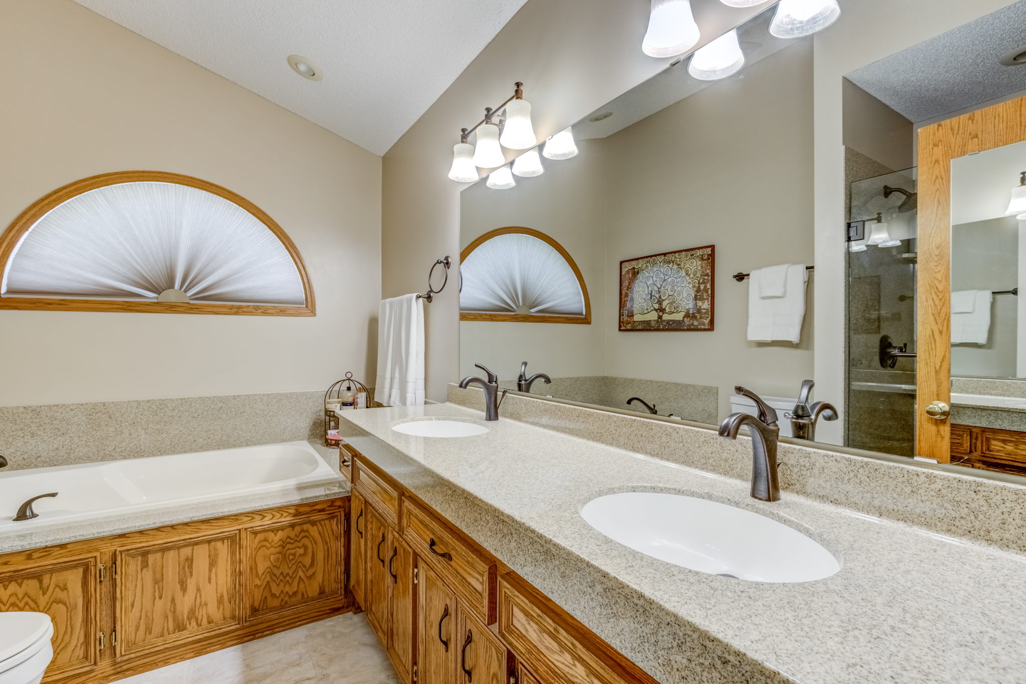 16 Owner's Private Bath