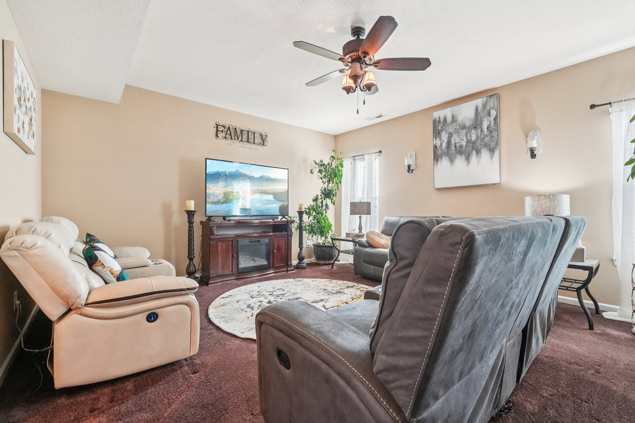 Gates Corner Dr-S0703-010.jpg