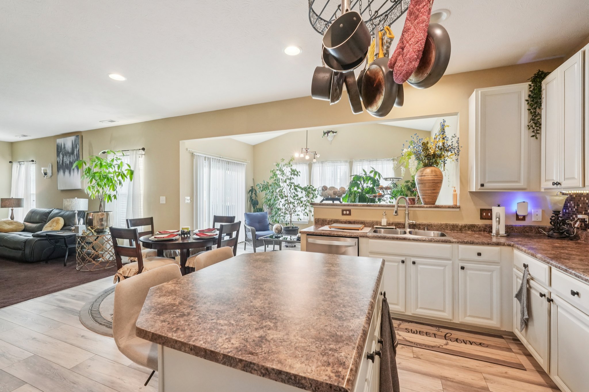 Gates Corner Dr-S0703-022.jpg